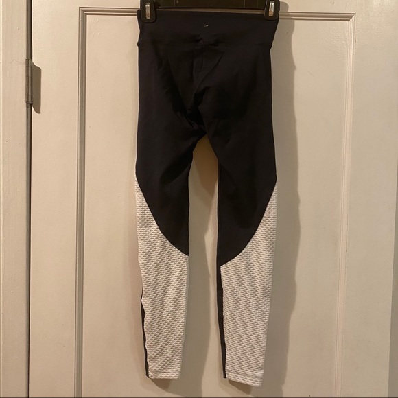 KORAL Hull Mid Rise Leggings - Picture 4 of 7